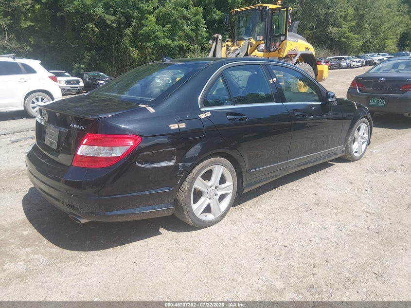 2010 Mercedes-benz C class VIN WDDGF8BB7AR088154 IAAI salvage auction — NORMAL WEAR, Original (Vermont), sold $700 on 2026-07-23 (photo 4)