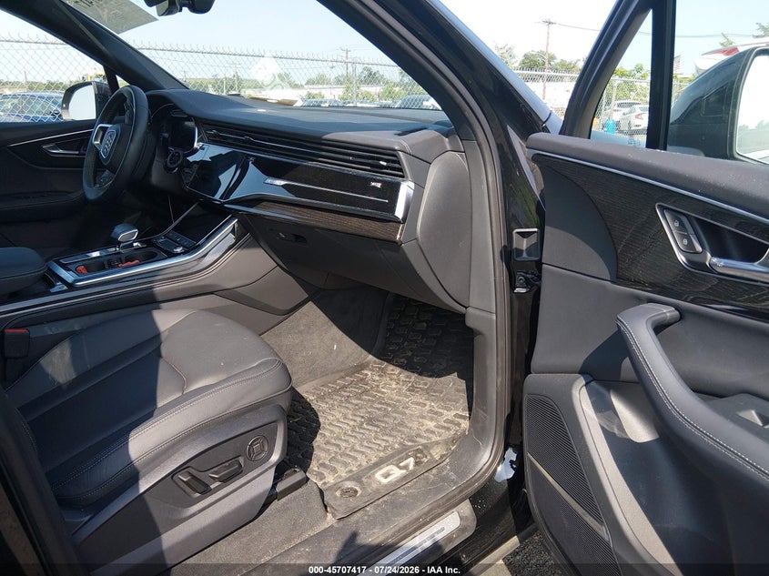 2025 Audi Q7 VIN WA1LVBF7XSD012676 IAAI salvage auction — REAR END, Salvage Title, sold $27,000 on 2026-09-21 (photo 5)