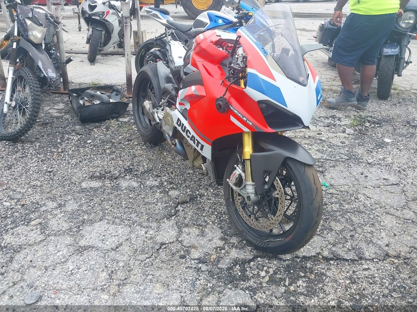 2019 Ducati Panigale VIN ZDMDAGNW5KB009695 — IAAI salvage auction photo