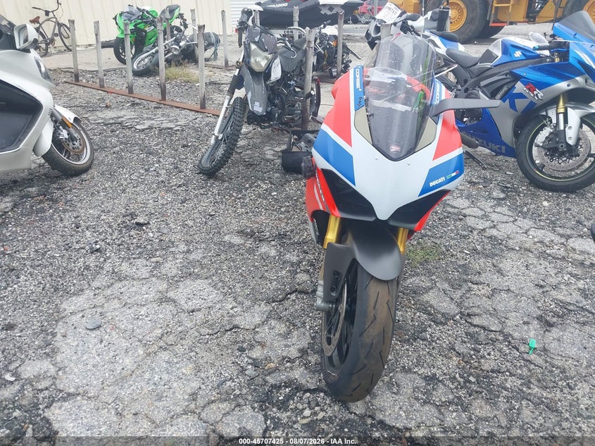 2019 Ducati Panigale VIN ZDMDAGNW5KB009695 IAAI salvage auction — ALL OVER, Wait Title, sold $8,350 on 2026-09-09 (photo 5)