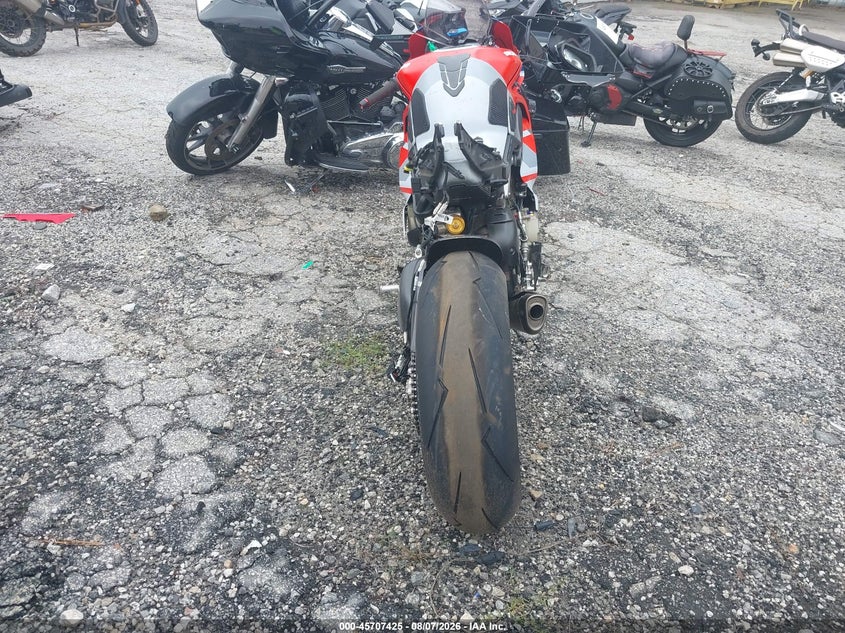 2019 Ducati Panigale VIN ZDMDAGNW5KB009695 IAAI salvage auction — ALL OVER, Wait Title, sold $8,350 on 2026-09-09 (photo 6)