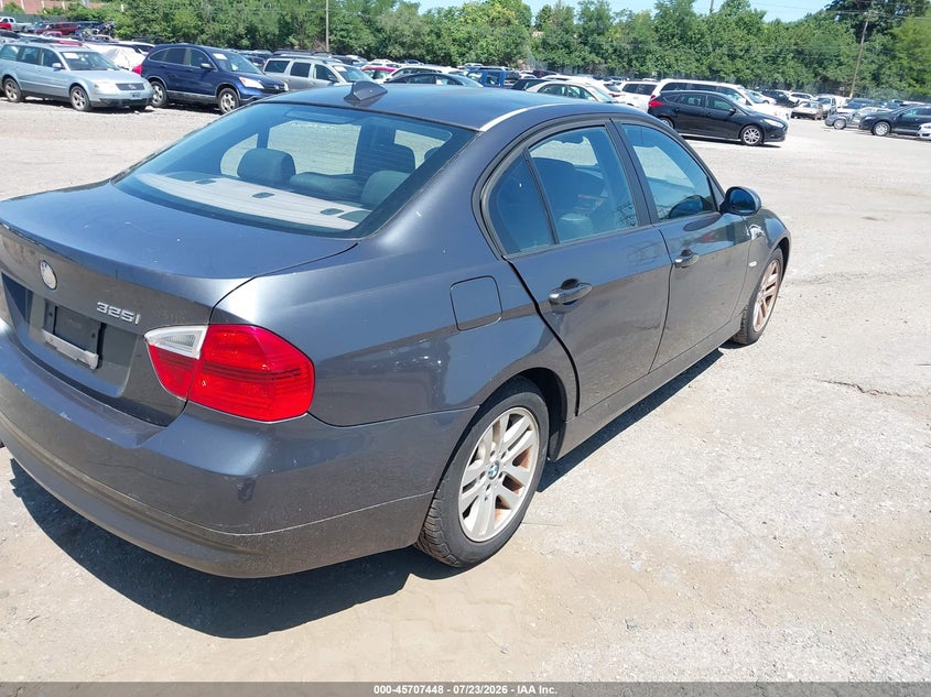 2006 BMW 3 series VIN WBAVB13536PS64288 IAAI salvage auction — REAR END, Salvage (Pennsylvania), sold $375 on 2026-07-31 (photo 4)