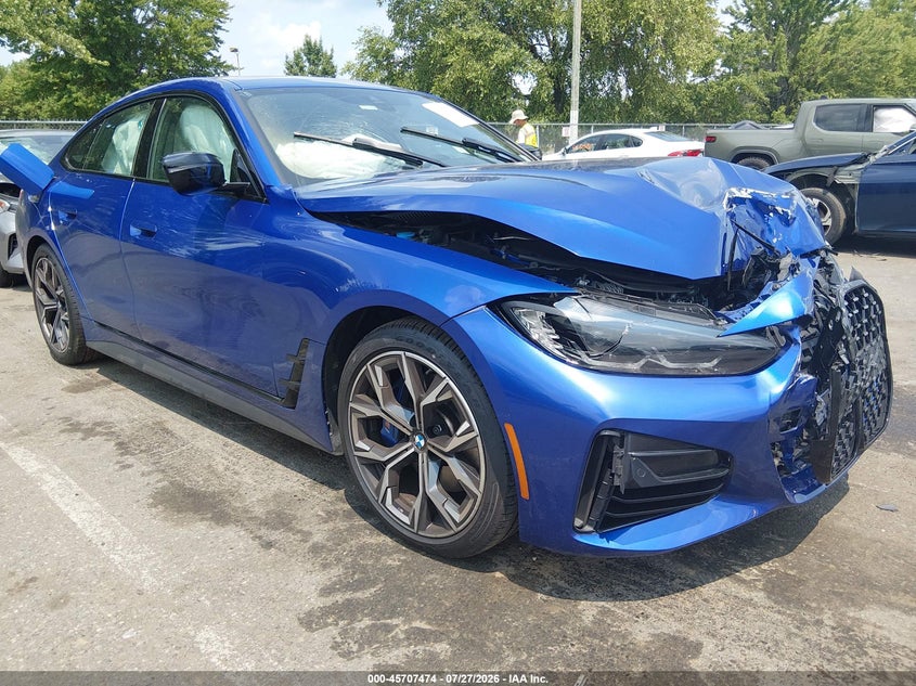 2022 BMW 4er VIN WBA13AW07NFM10658 — IAAI salvage auction photo