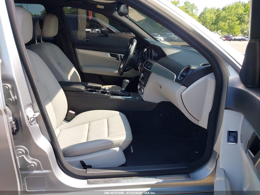 2012 Mercedes-benz C-klasse VIN WDDGF8BB7CR239349 IAAI salvage auction — FRONT END, Salvage (New Jersey), sold $625 on 2026-08-09 (photo 5)