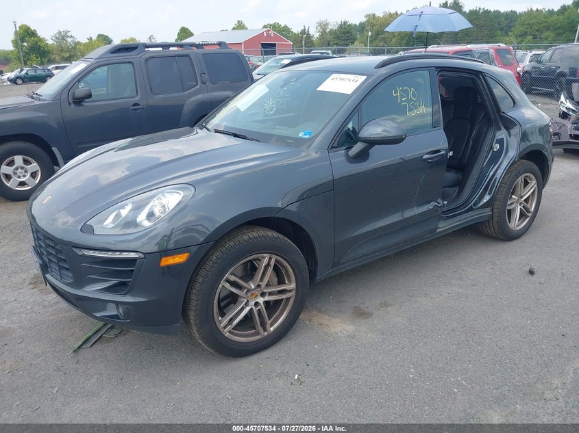 2017 Porsche Macan VIN WP1AB2A51HLB10939 IAAI salvage auction — LEFT SIDE, Salvage (Virginia), sold $7,300 on 2026-08-18 (photo 2)