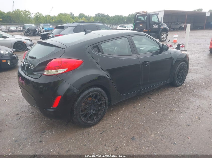 2013 Hyundai Veloster VIN KMHTC6AD5DU101084 IAAI salvage auction — NORMAL WEAR, Clear (Tennessee), sold $25 on 2026-07-29 (photo 4)