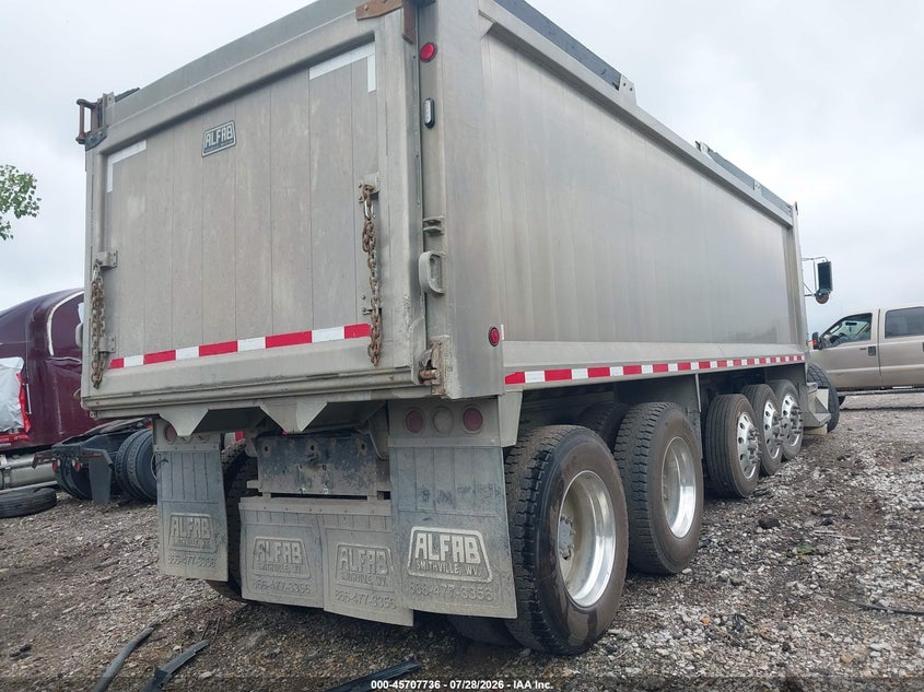 2019 Kenworth T800 VIN 1NKDX4TX8KR224319 IAAI salvage auction — FRONT END, Salvage (Ohio), sold $21,700 on 2026-08-12 (photo 4)