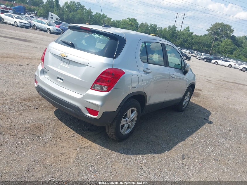 2018 Chevrolet Trax VIN KL7CJNSBXJB704117 IAAI salvage auction — NORMAL WEAR, Salvage Title, sold $25 on 2026-07-31 (photo 4)