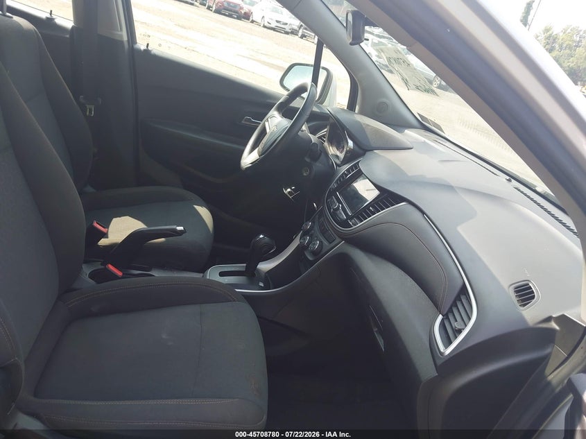 2018 Chevrolet Trax VIN KL7CJNSBXJB704117 IAAI salvage auction — NORMAL WEAR, Salvage Title, sold $25 on 2026-07-31 (photo 5)