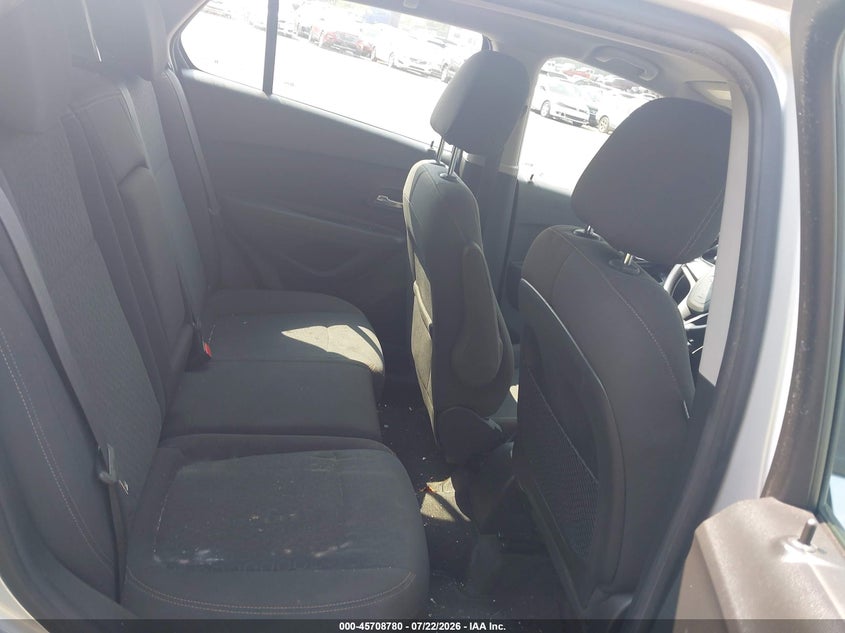 2018 Chevrolet Trax VIN KL7CJNSBXJB704117 IAAI salvage auction — NORMAL WEAR, Salvage Title, sold $25 on 2026-07-31 (photo 8)