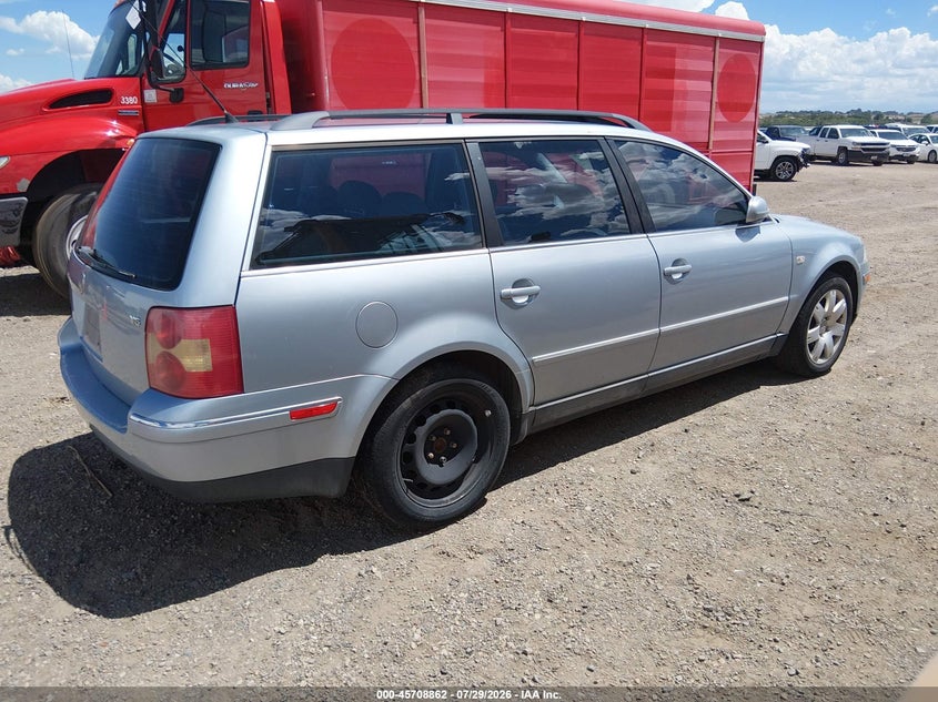 2003 Volkswagen Passat VIN WVWWH63B03E375428 IAAI salvage auction — NORMAL WEAR, Clear (Colorado), sold $50 on 2026-08-12 (photo 4)