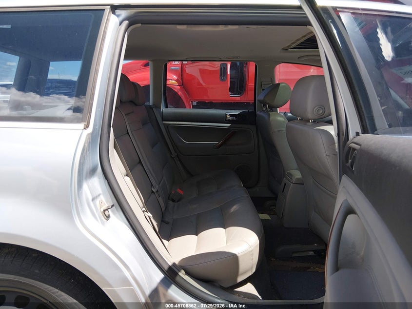 2003 Volkswagen Passat VIN WVWWH63B03E375428 IAAI salvage auction — NORMAL WEAR, Clear (Colorado), sold $50 on 2026-08-12 (photo 8)
