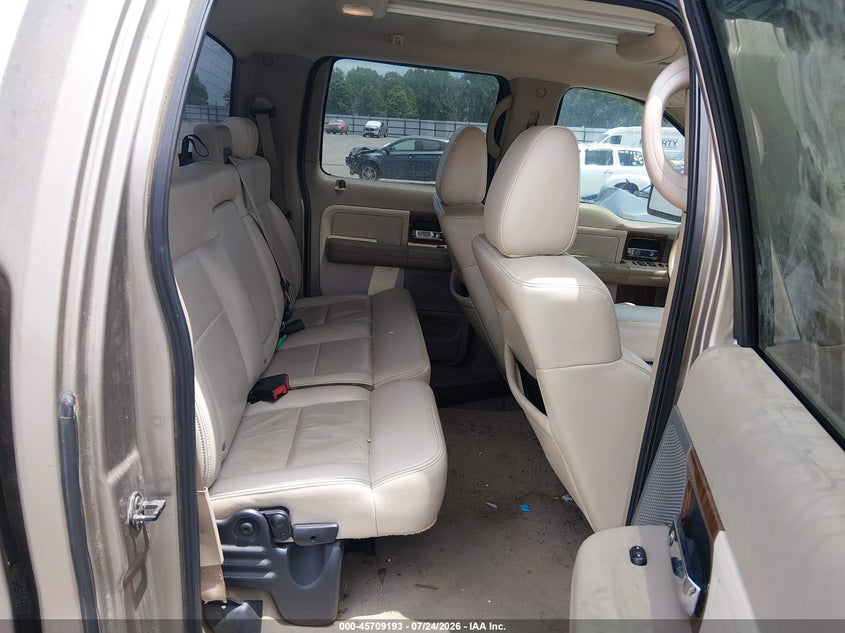 2004 Ford F-150 VIN 1FTPW12534KC51598 IAAI salvage auction — NORMAL WEAR, Clear (Arkansas), sold $1,150 on 2026-08-01 (photo 8)
