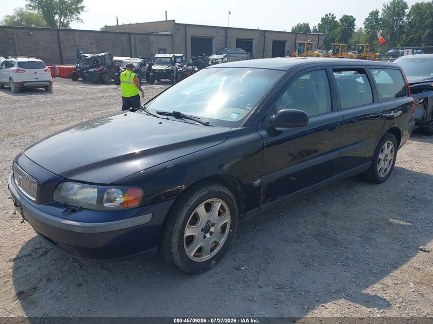 2002 Volvo V70 VIN YV1SW53D921174370 IAAI salvage auction — NORMAL WEAR, Clear (New York), sold $25 on 2026-07-30 (photo 2)