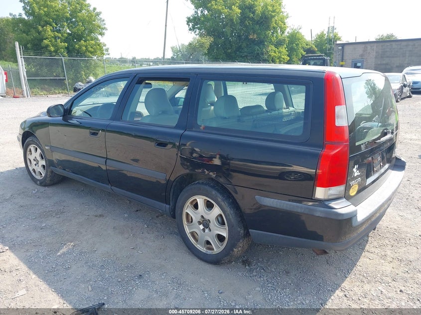 2002 Volvo V70 VIN YV1SW53D921174370 IAAI salvage auction — NORMAL WEAR, Clear (New York), sold $25 on 2026-07-30 (photo 3)