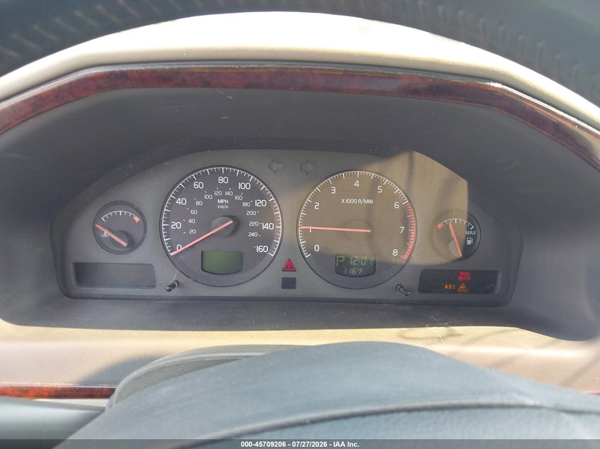 2002 Volvo V70 VIN YV1SW53D921174370 IAAI salvage auction — NORMAL WEAR, Clear (New York), sold $25 on 2026-07-30 (photo 7)