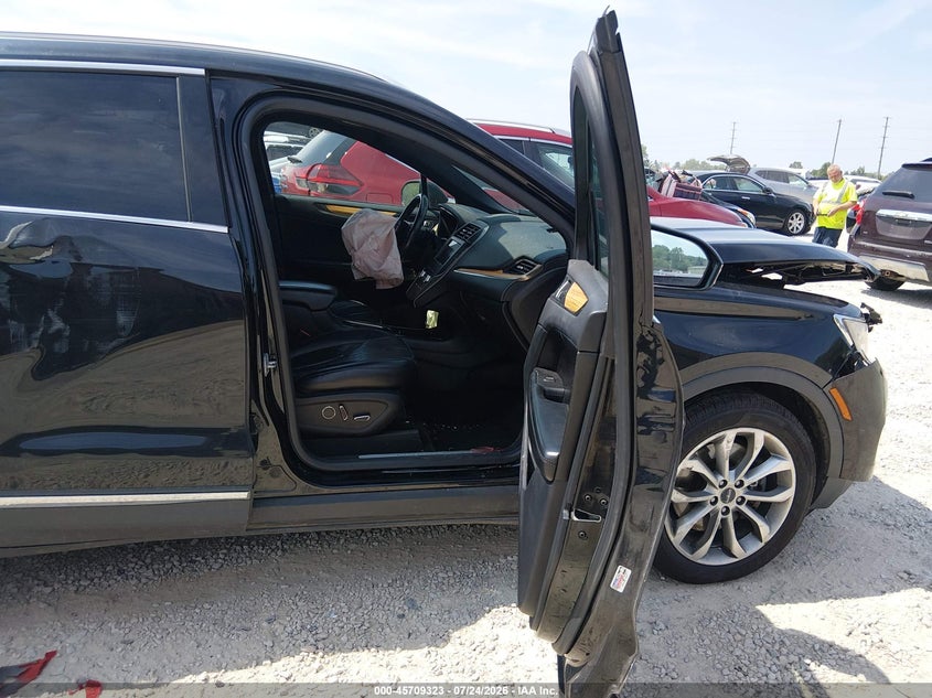 2016 Lincoln Mkc VIN 5LMCJ2D97GUJ10909 IAAI salvage auction — FRONT END, Wait Title, sold $975 on 2026-09-03 (photo 5)