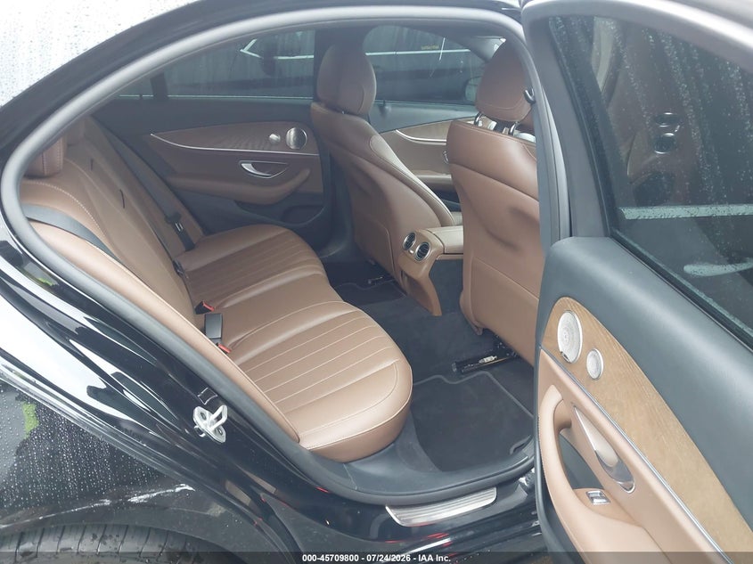 2021 Mercedes-Benz E-Class VIN W1KZF8DB0MA939770 IAAI salvage auction — Side, Salvage (North Carolina), sold $20,200 on 2026-09-23 (photo 8)
