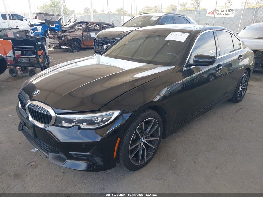 2019 BMW 3er VIN 3MW5R1J52K8B01056 IAAI salvage auction — REAR END, Salvage Title, sold $8,900 on 2026-08-03 (photo 2)