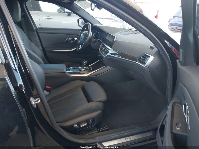 2019 BMW 3er VIN 3MW5R1J52K8B01056 IAAI salvage auction — REAR END, Salvage Title, sold $8,900 on 2026-08-03 (photo 5)
