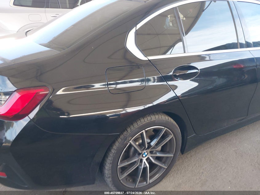 2019 BMW 3er VIN 3MW5R1J52K8B01056 IAAI salvage auction — REAR END, Salvage Title, sold $8,900 on 2026-08-03 (photo 6)