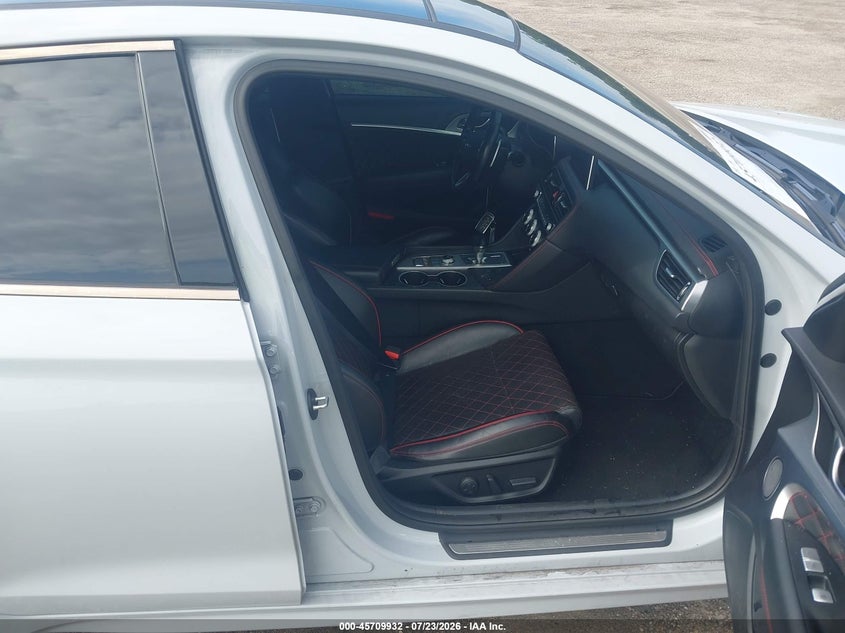 2019 Genesis G70 VIN KMTG34LE1KU022171 IAAI salvage auction — REAR END, Salvage Title, sold $5,450 on 2026-09-02 (photo 5)