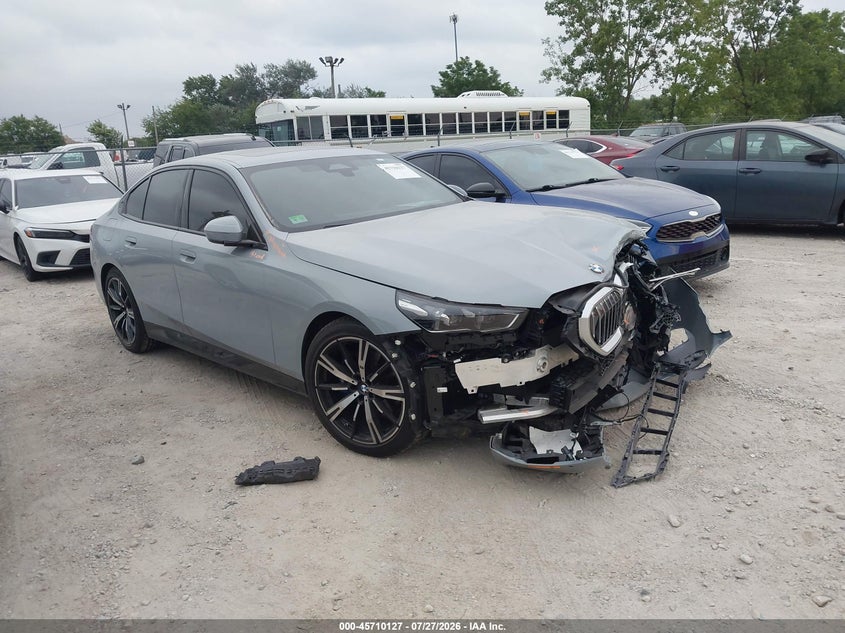 2025 BMW 5er VIN WBA53FJ05SCU17207 — IAAI salvage auction photo