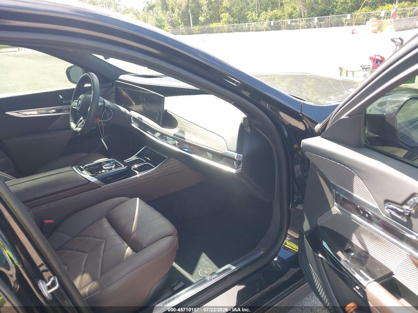 2023 BMW I7 VIN WBY53EJ01PCN59170 IAAI salvage auction — UNKNOWN, Salvage Title, sold $45,100 on 2026-08-03 (photo 5)