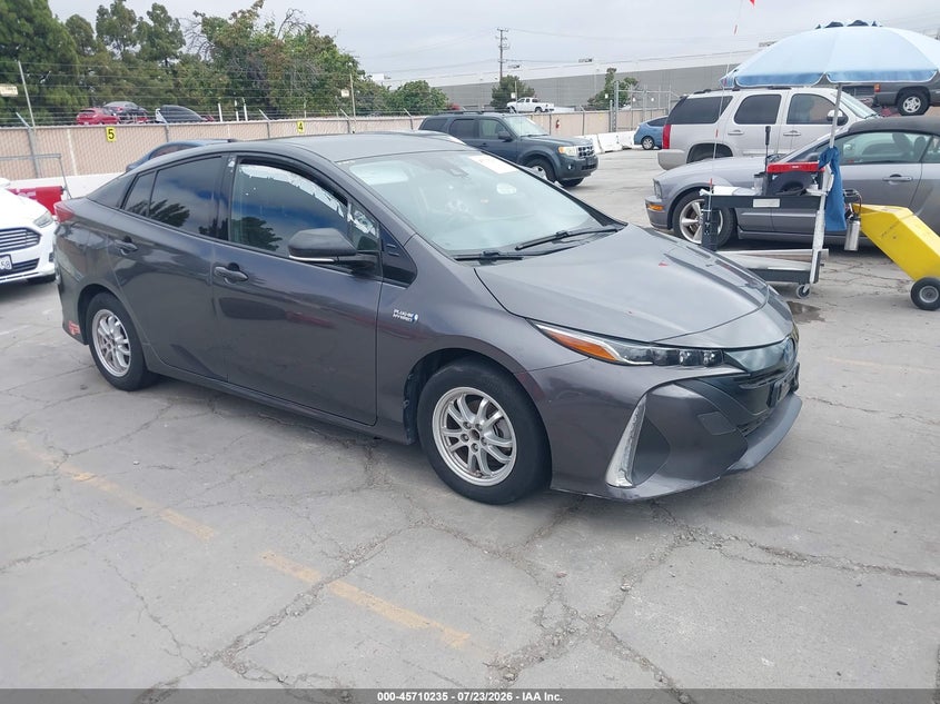 2018 Toyota Prius prime VIN JTDKARFPXJ3075495 — IAAI salvage auction photo