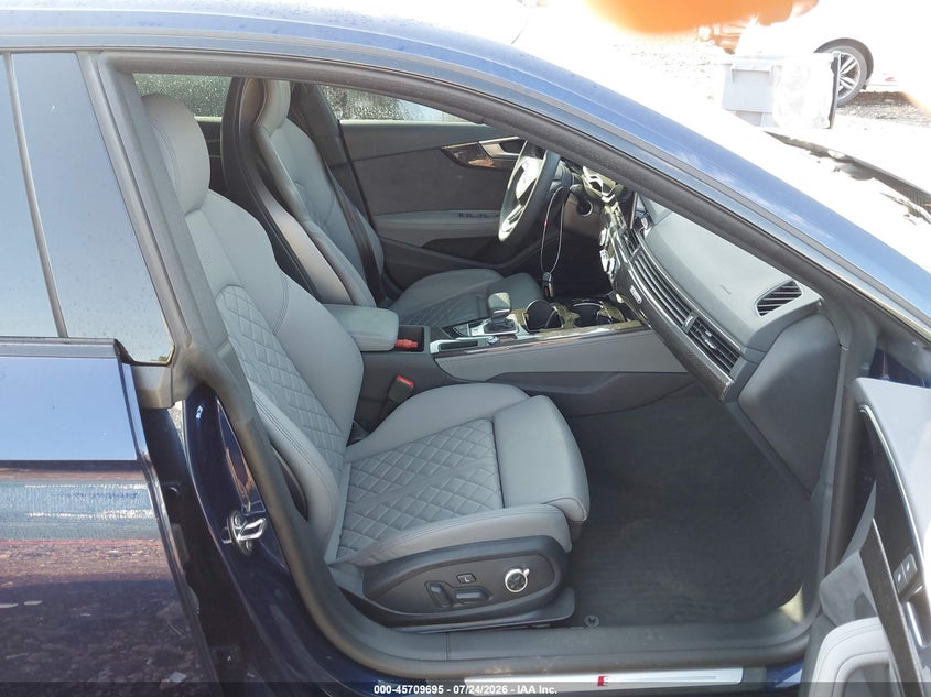 2025 Audi S5 VIN WAUC4CF5XSA014794 IAAI salvage auction — REAR END, Salvage Title, sold $17,625 on 2026-09-09 (photo 5)