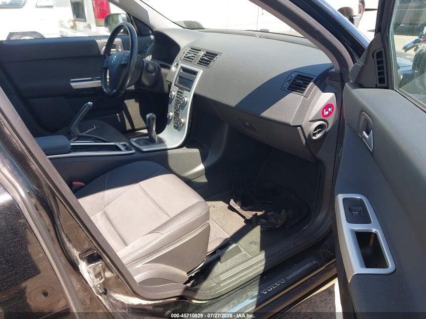 2010 Volvo S40 VIN YV1382MS3A2506399 IAAI salvage auction — NORMAL WEAR, Clear (Washington), sold $1,150 on 2026-08-19 (photo 5)