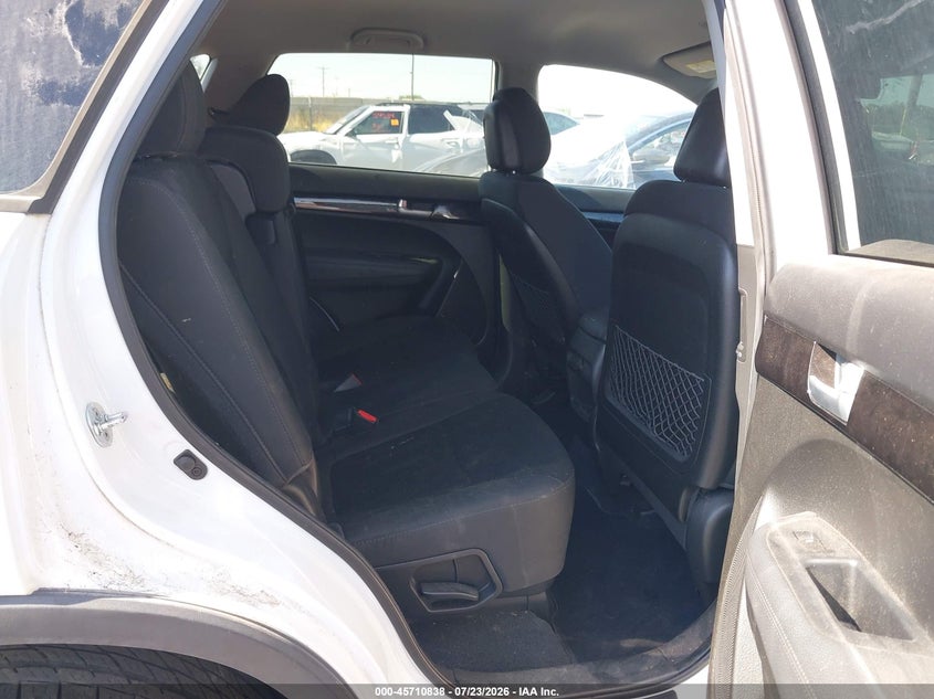 2015 Kia Sorento VIN 5XYKTDA76FG607056 IAAI salvage auction — NORMAL WEAR, Rebuilt/Restored (Utah), sold $25 on 2026-07-30 (photo 8)