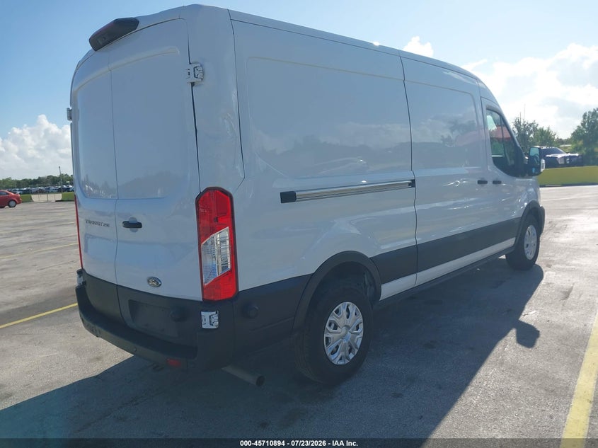 2023 Ford Transit-250 VIN 1FTBR1C81PKA70434 IAAI salvage auction — TRANSMISSION, Clear (Illinois), sold $9,950 on 2026-08-20 (photo 4)