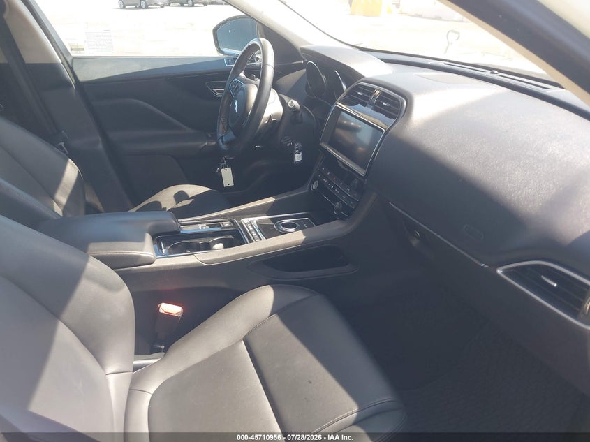 2019 Jaguar F-pace VIN SADCJ2FX0KA396281 IAAI salvage auction — LEFT FRONT, Wait Title, sold $4,950 on 2026-09-06 (photo 5)