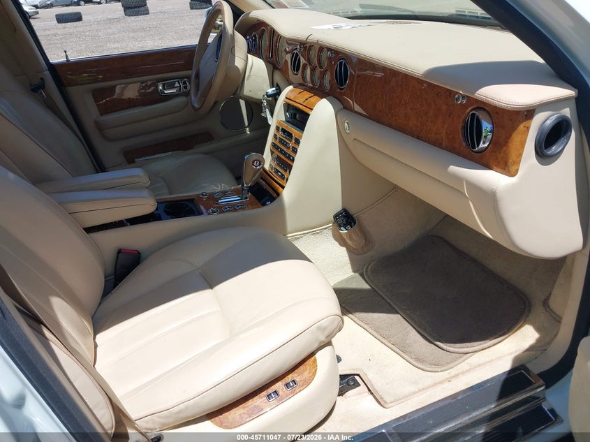 2005 Bentley Arnage VIN SCBLC37F85CX10918 IAAI salvage auction — NORMAL WEAR, Clear (New York), sold $11,850 on 2026-09-15 (photo 5)