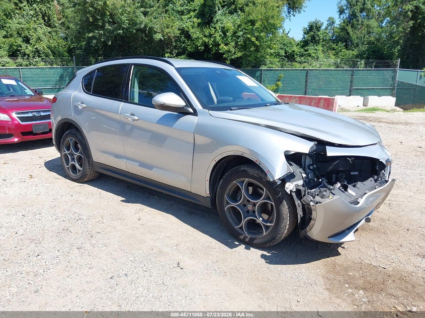 2018 Alfa romeo Stelvio VIN ZASFAKPN0J7B86661 IAAI salvage auction — FRONT END, Salvage - Greater Than 75% (Maryland), sold $4,825 on 2026-08-13 (photo 1)