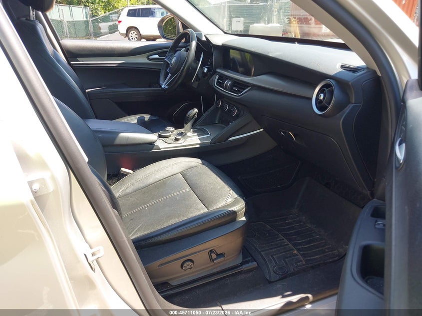 2018 Alfa romeo Stelvio VIN ZASFAKPN0J7B86661 IAAI salvage auction — FRONT END, Salvage - Greater Than 75% (Maryland), sold $4,825 on 2026-08-13 (photo 5)