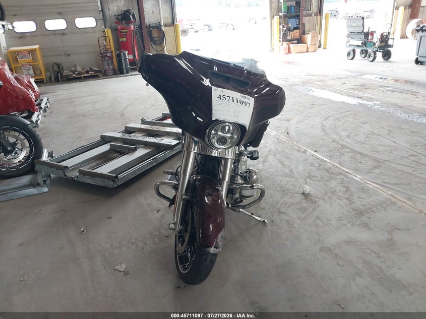 2022 Harley-davidson Street glide VIN 1HD1KRP19NB634824 IAAI salvage auction — FRONT END, Salvage Title, sold $7,350 on 2026-08-26 (photo 5)