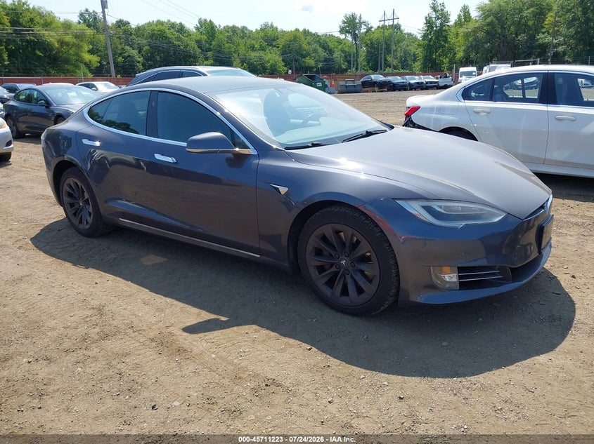 2018 Tesla Model s VIN 5YJSA1E21JF292976 — IAAI salvage auction photo