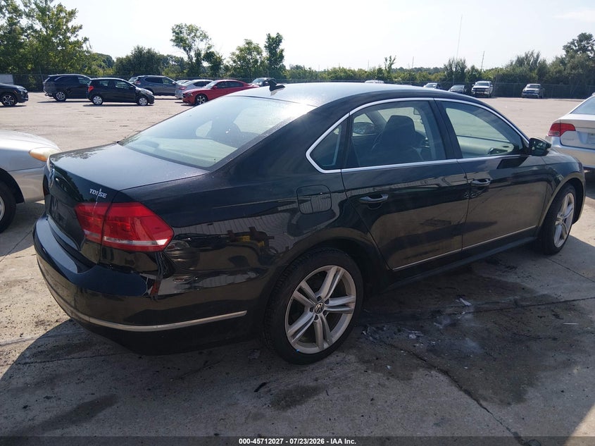 2013 Volkswagen Passat VIN 1VWBN7A30DC120250 IAAI salvage auction — NORMAL WEAR, Clear (Illinois), sold $975 on 2026-09-01 (photo 4)