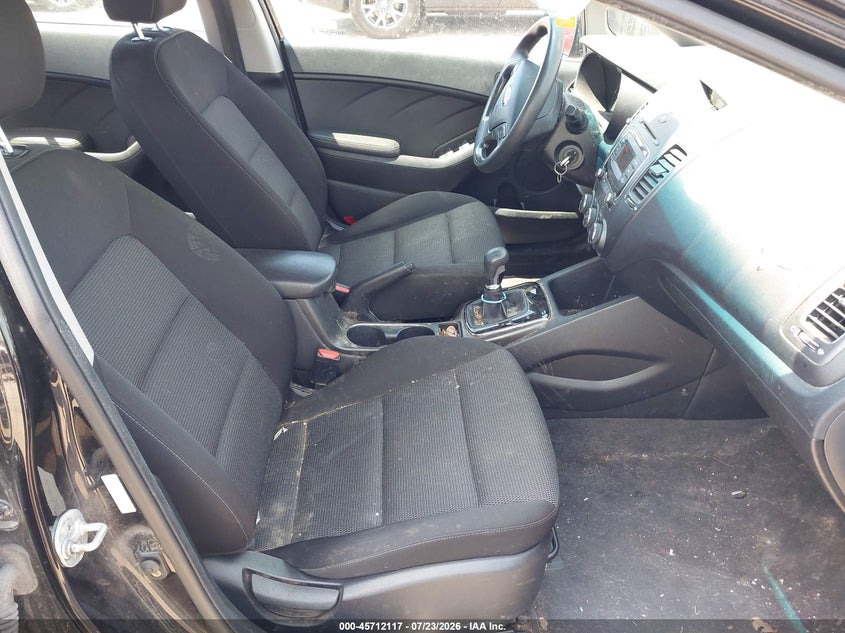 2017 Kia Forte VIN 3KPFK4A70HE080572 IAAI salvage auction — REAR END, Salvage (Illinois), sold $525 on 2026-08-24 (photo 5)