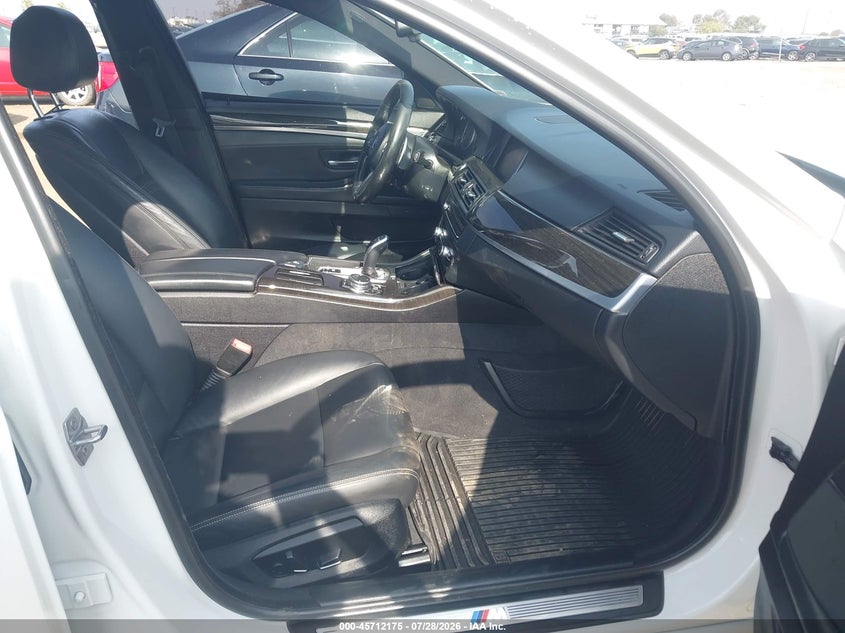 2016 BMW 5er VIN WBA5A5C55GD526907 IAAI salvage auction — LEFT SIDE, Salvage (California), sold $4,550 on 2026-08-10 (photo 5)