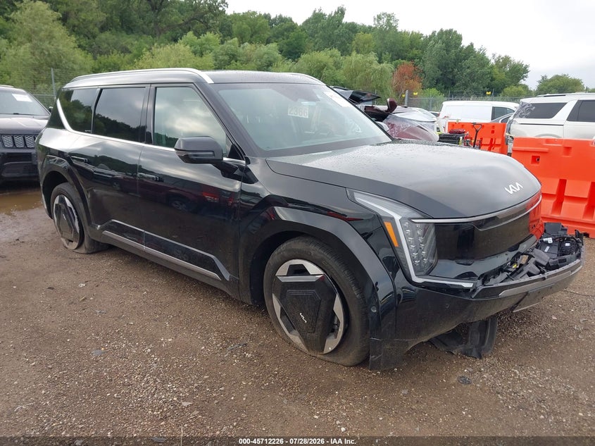 2025 Kia Ev9 VIN 5XYADFS55SG001159 — IAAI salvage auction photo