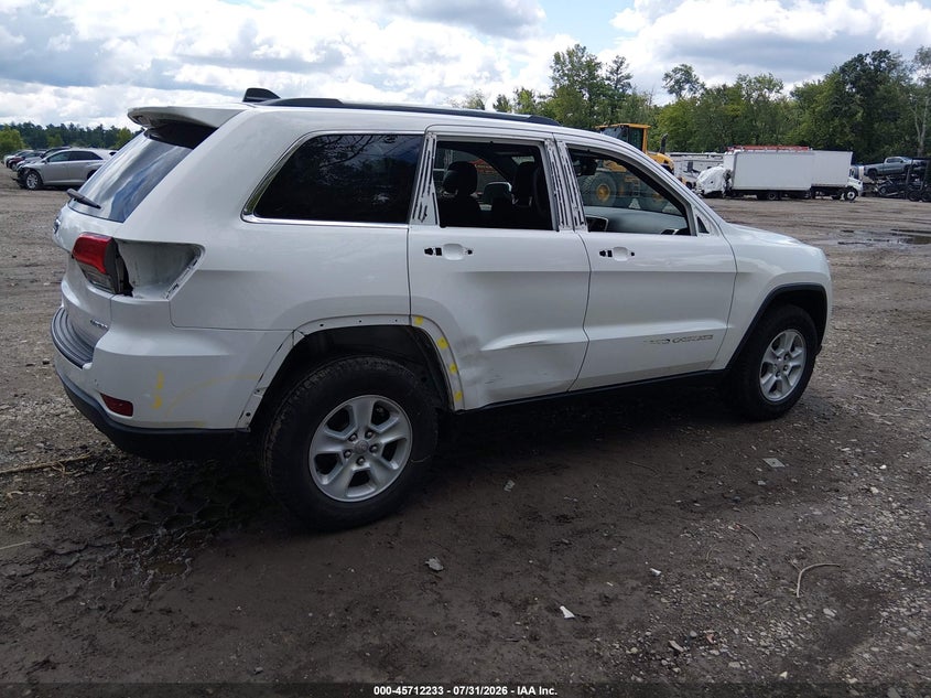 2017 Jeep Grand cherokee VIN 1C4RJFAGXHC962772 IAAI salvage auction — SIDE, Salvage, sold $3,650 on 2026-08-20 (photo 4)