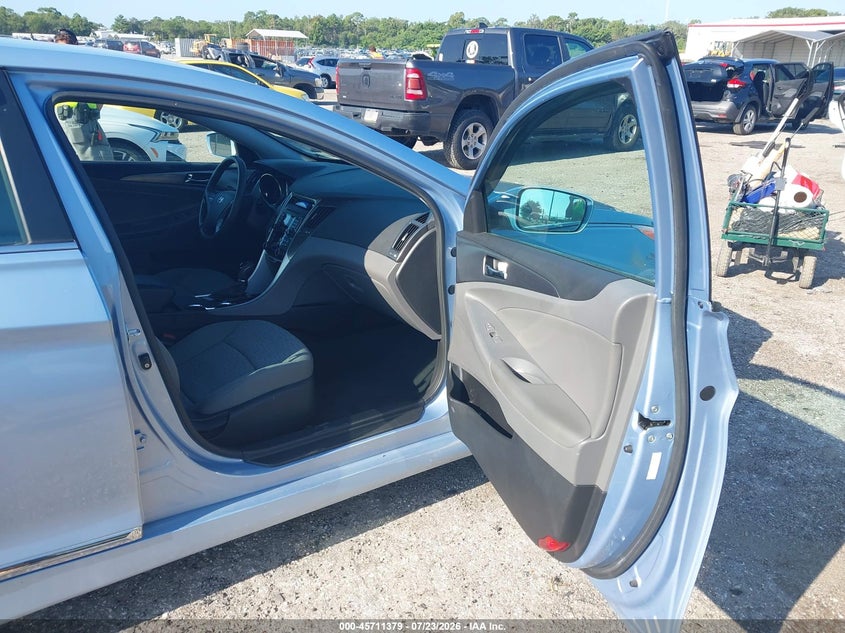 2011 Hyundai Sonata hybrid VIN KMHEC4A4XBA001509 IAAI salvage auction — NORMAL WEAR, Repossession Paperwork (Georgia), sold $25 on 2026-07-30 (photo 5)