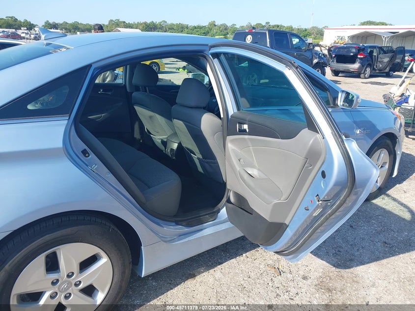 2011 Hyundai Sonata hybrid VIN KMHEC4A4XBA001509 IAAI salvage auction — NORMAL WEAR, Repossession Paperwork (Georgia), sold $25 on 2026-07-30 (photo 8)