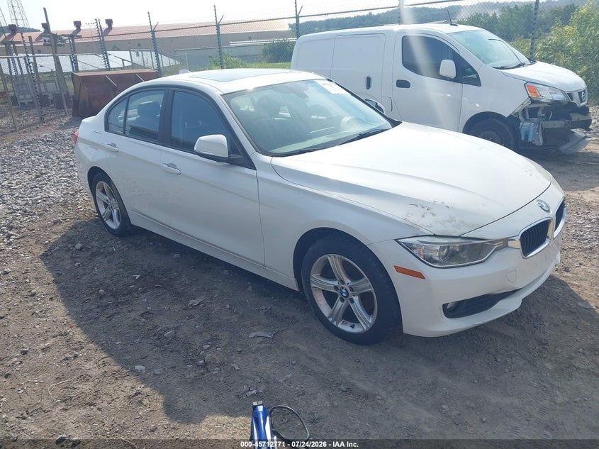 2015 BMW 3 series VIN WBA3C3G56FNS76232 IAAI salvage auction — NORMAL WEAR, Clear (Pennsylvania), sold $1,025 on 2026-08-04 (photo 1)