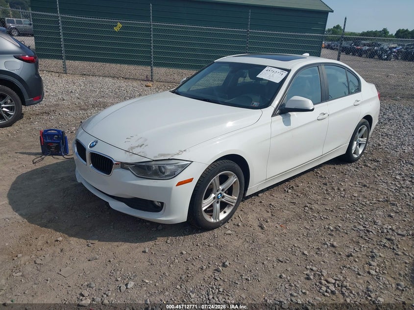 2015 BMW 3 series VIN WBA3C3G56FNS76232 IAAI salvage auction — NORMAL WEAR, Clear (Pennsylvania), sold $1,025 on 2026-08-04 (photo 2)
