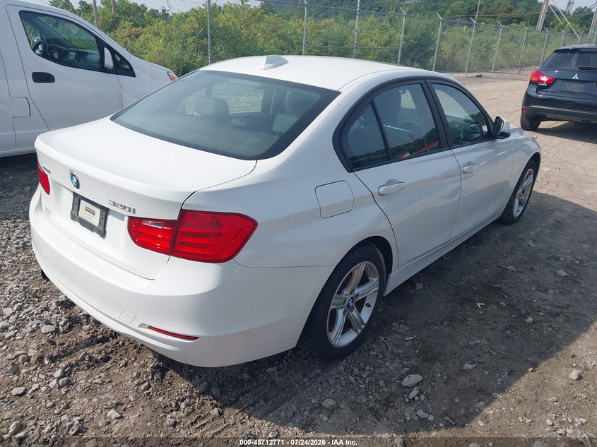 2015 BMW 3 series VIN WBA3C3G56FNS76232 IAAI salvage auction — NORMAL WEAR, Clear (Pennsylvania), sold $1,025 on 2026-08-04 (photo 4)