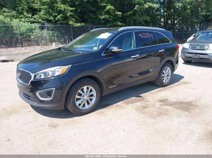 2017 Kia Sorento VIN 5XYPGDA5XHG204824 IAAI salvage auction — NORMAL WEAR, Wait Title, sold $425 on 2026-07-30 (photo 2)
